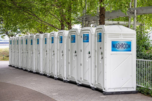 Best Portable restroom trailer rental  in Salisbury, MO